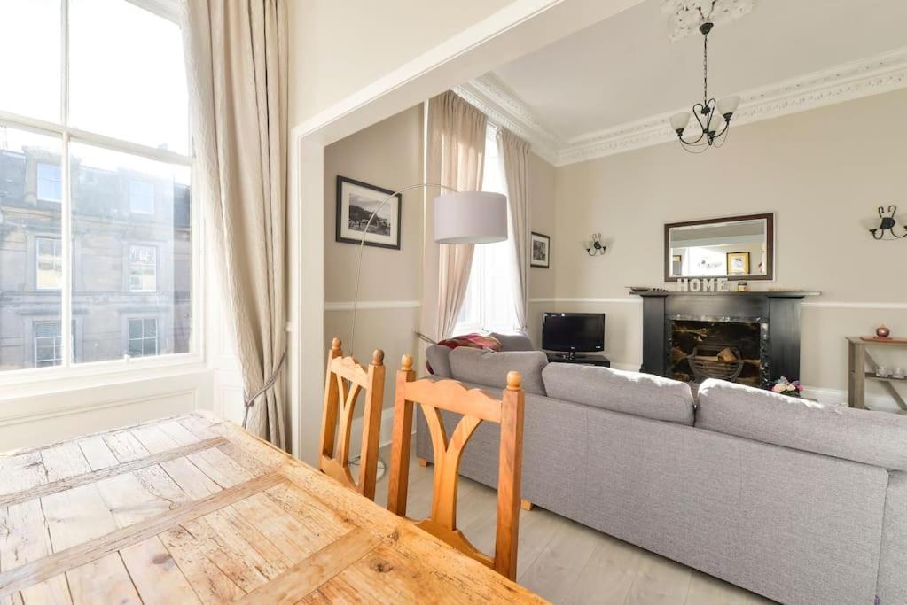 George IV Bridge - Superbly Located 3 Bedroom! Эдинбург Экстерьер фото